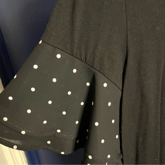 NWT Les Amis Black Ruffle Polka Dot Short Sleeve Top Size Small - Picture 2 of 3
